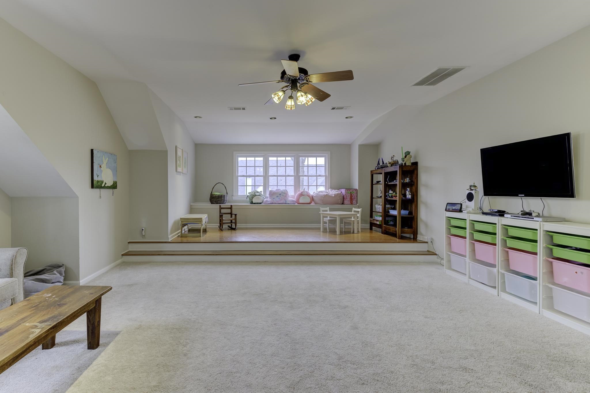 7076 MAY WOODS LN