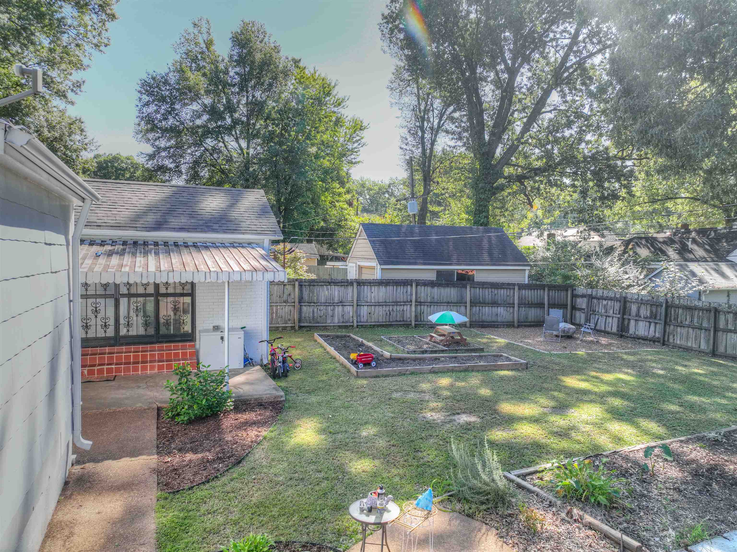 2761 IROQUOIS RD