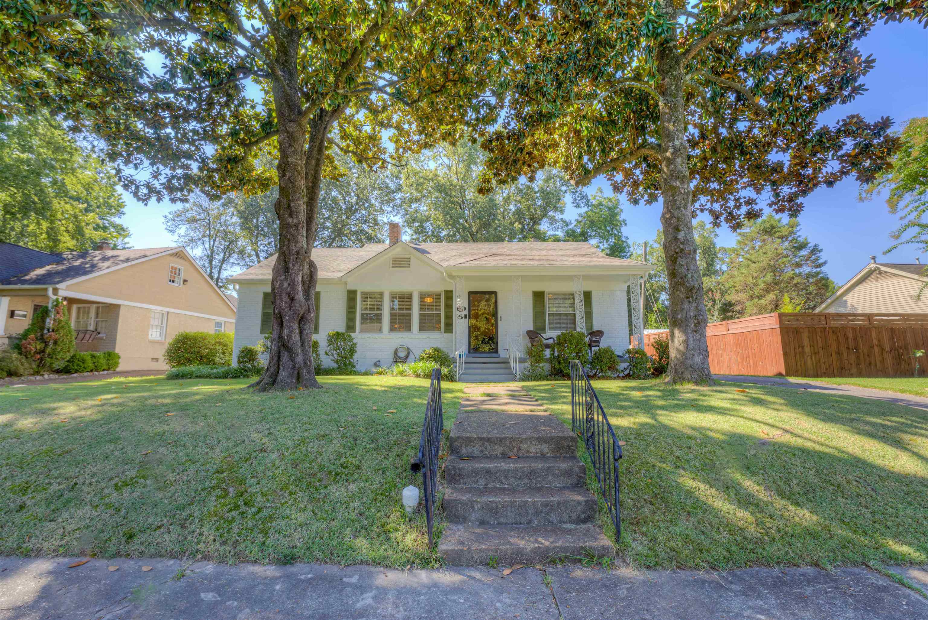 2761 IROQUOIS RD