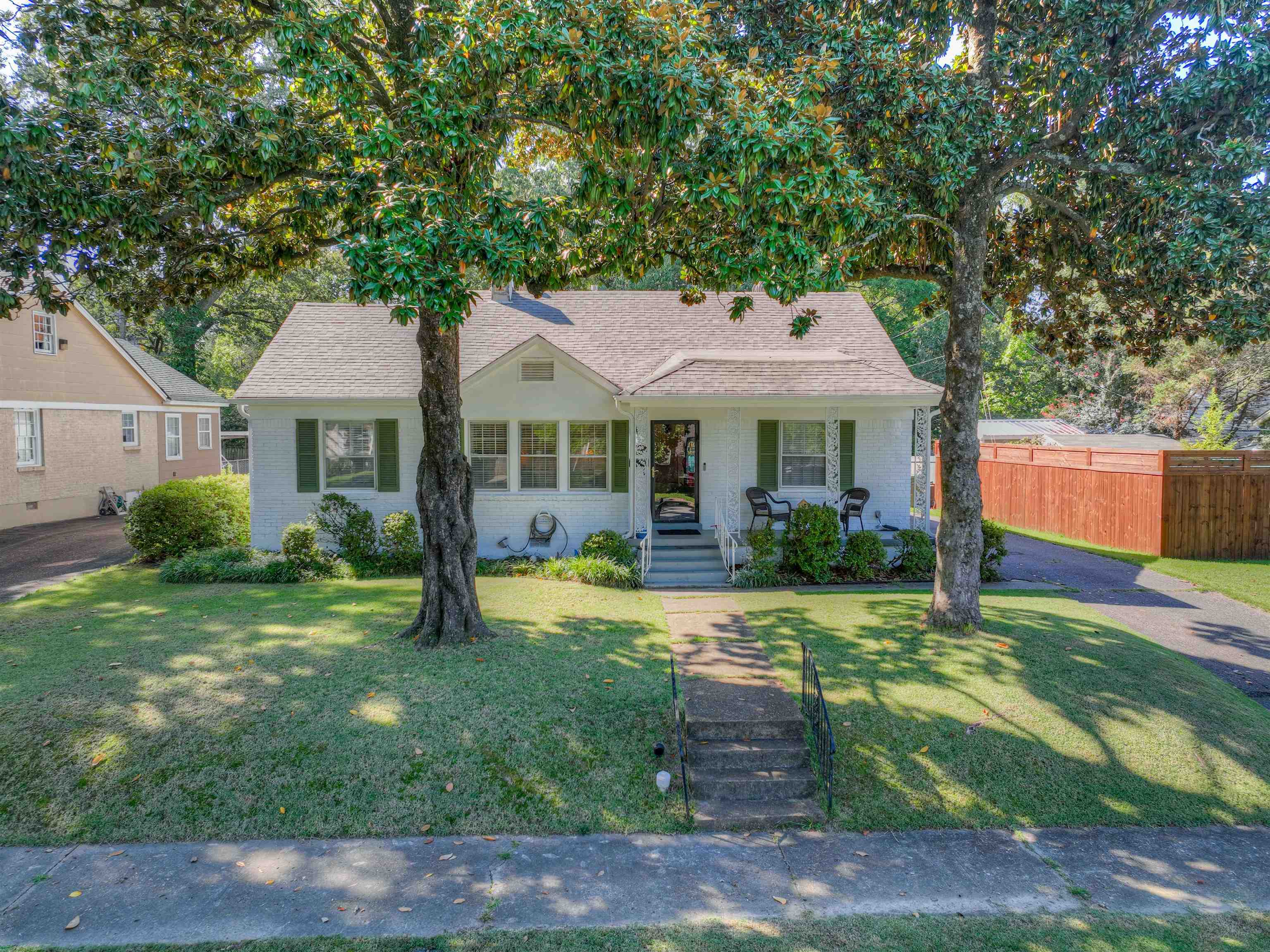2761 IROQUOIS RD