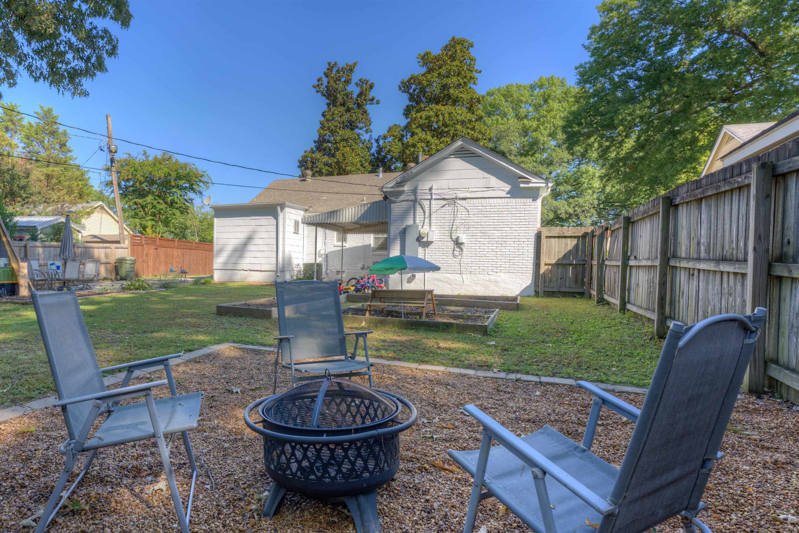 2761 IROQUOIS RD