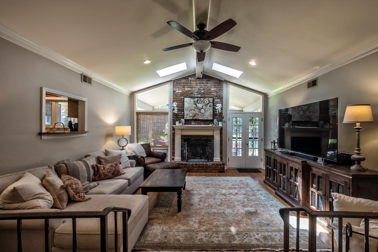5263 SOUTHWOOD DR