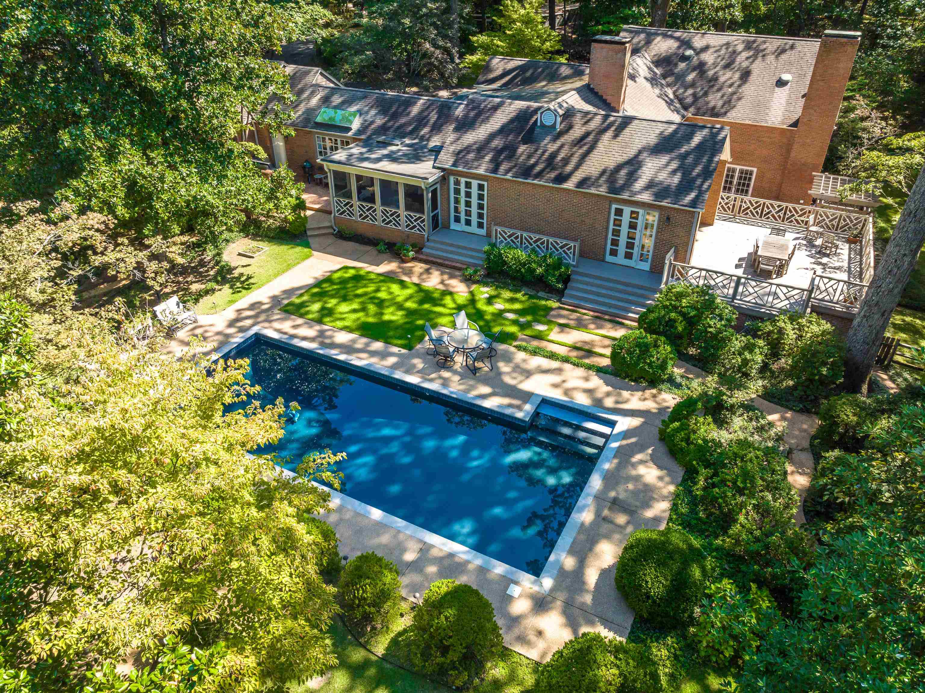 6050 BLAKELY DR