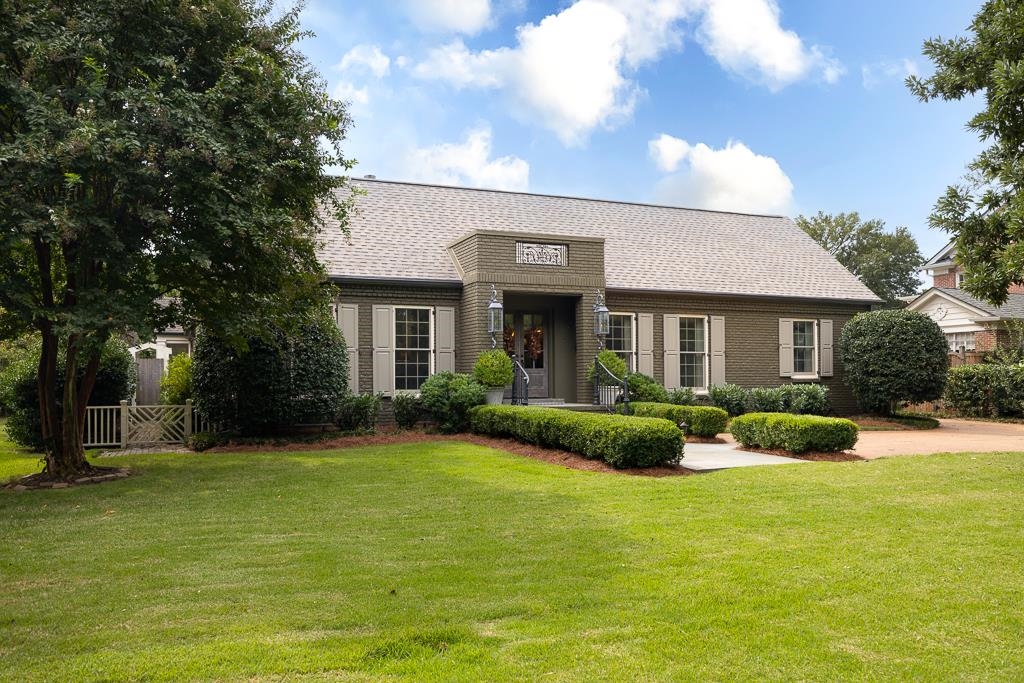 176 E CHICKASAW PKY