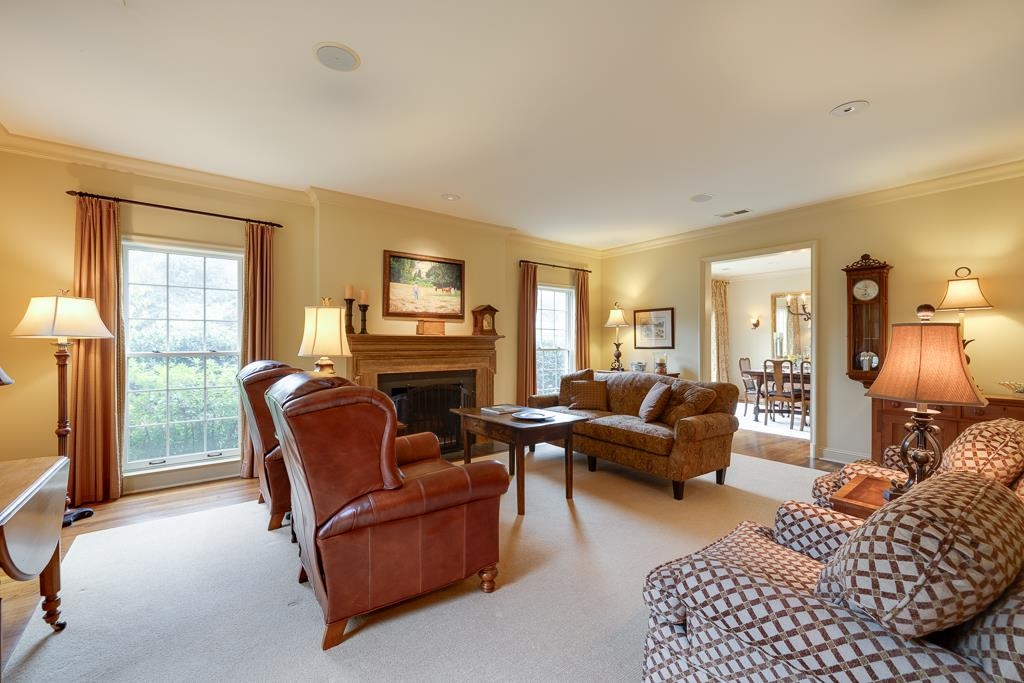 176 E CHICKASAW PKY