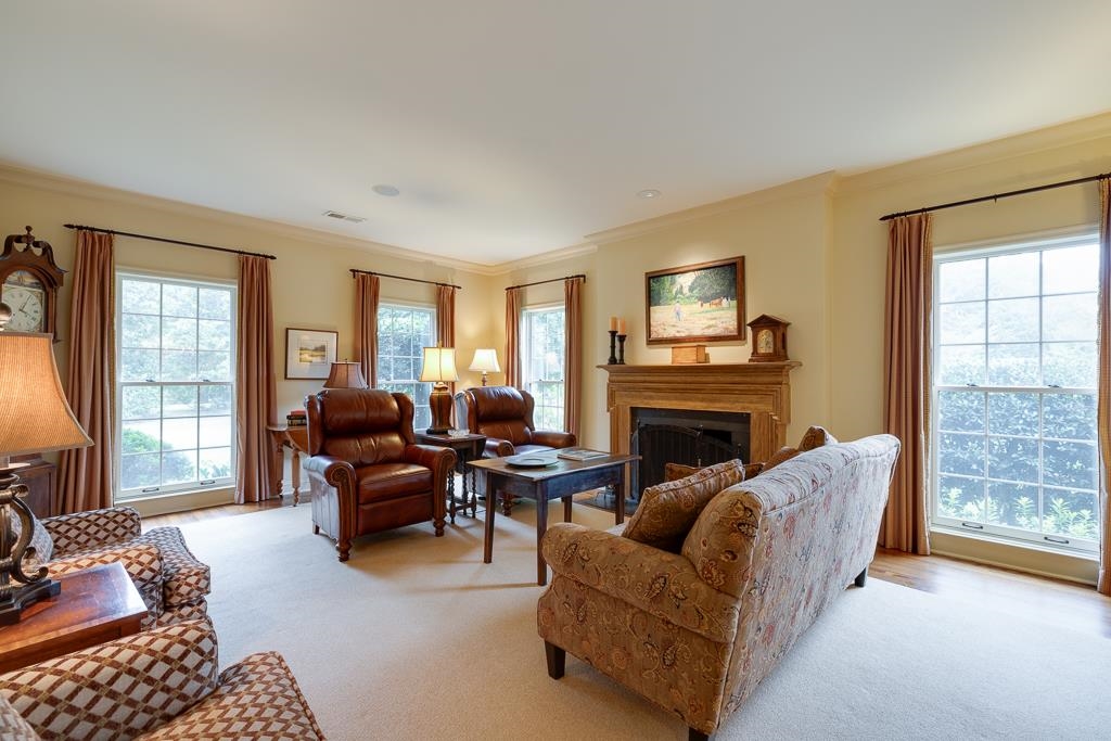 176 E CHICKASAW PKY