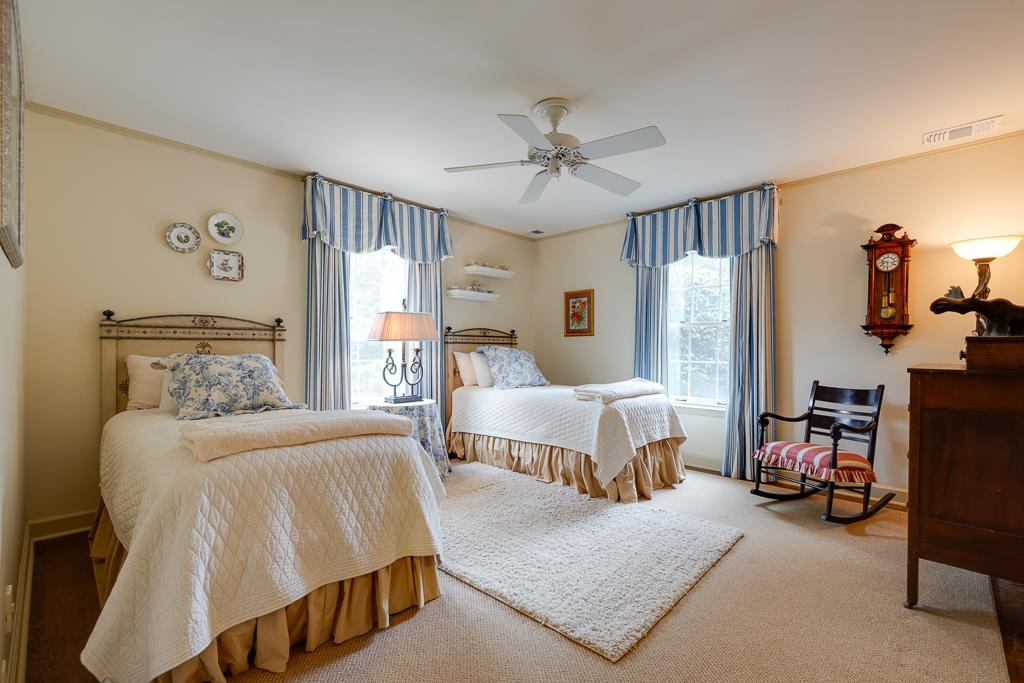 176 E CHICKASAW PKY