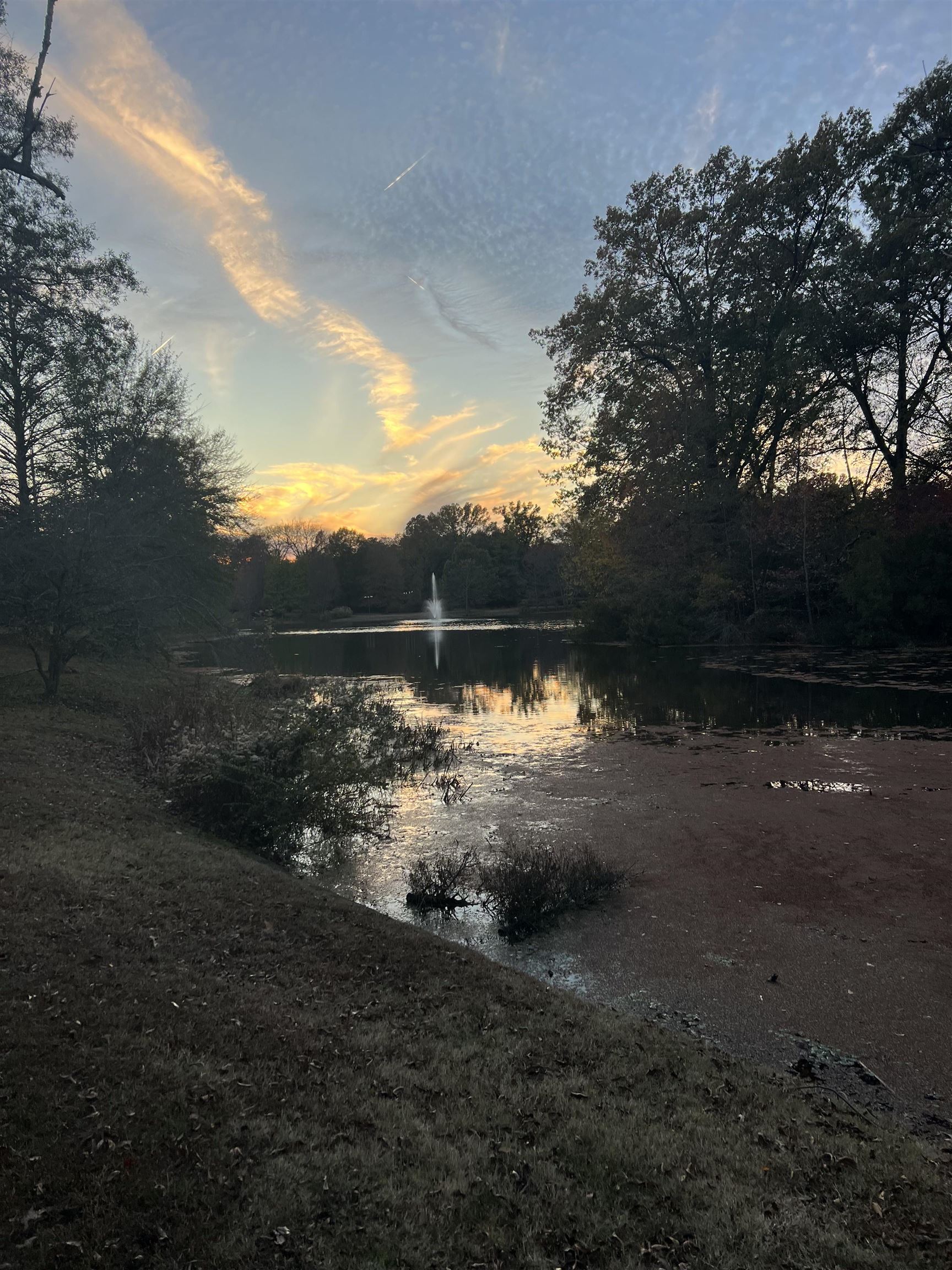 140 E CHICKASAW PKY