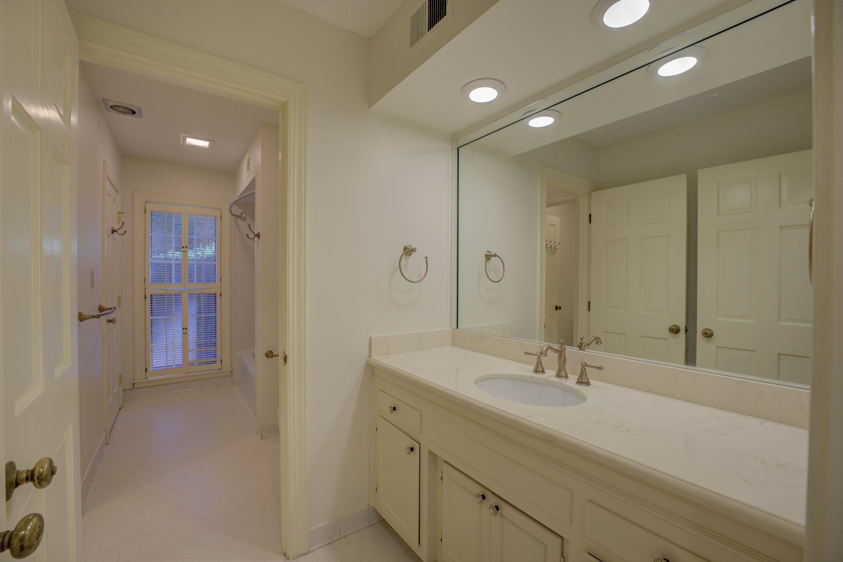 6346 BROOKS MANOR CV