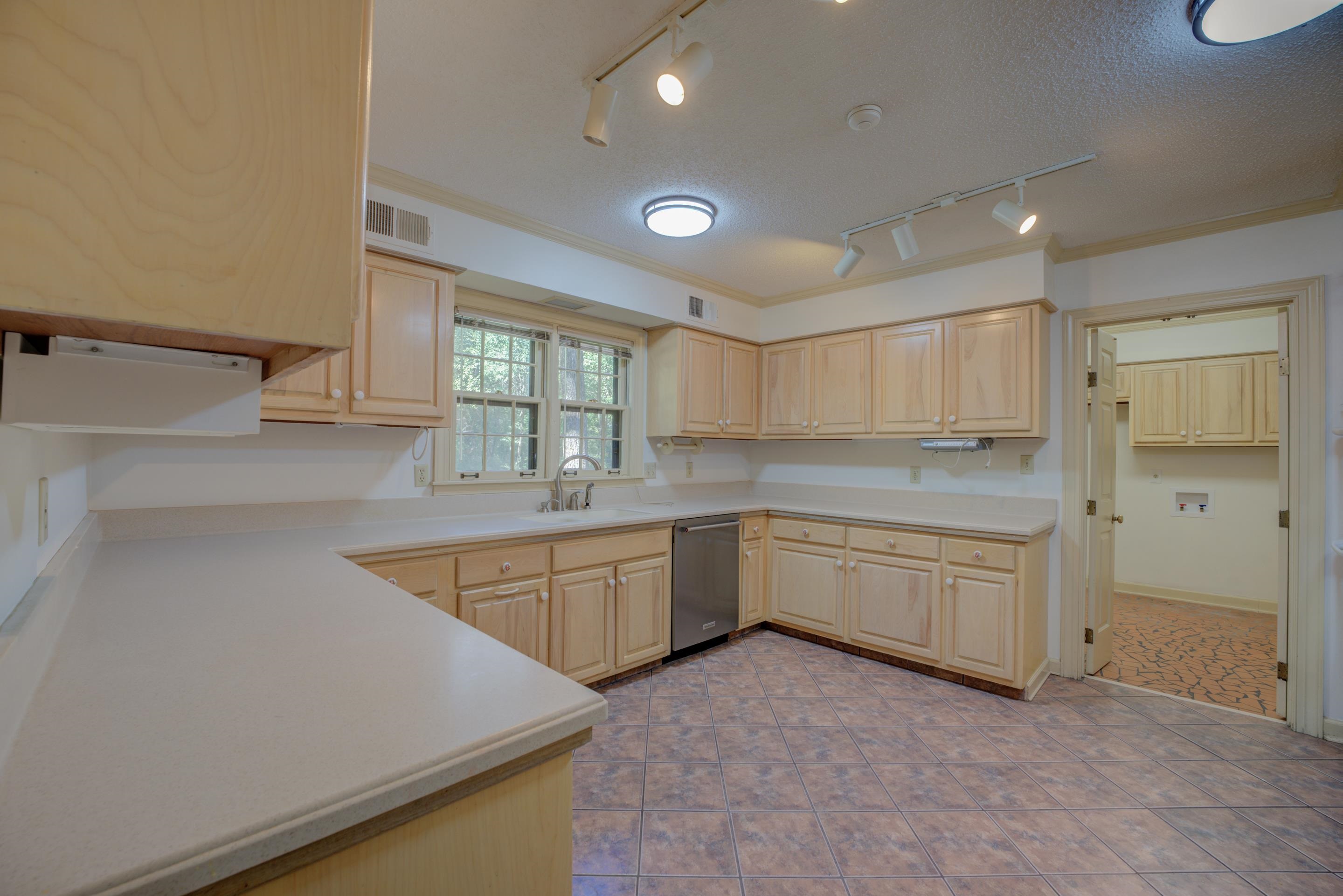 6346 BROOKS MANOR CV