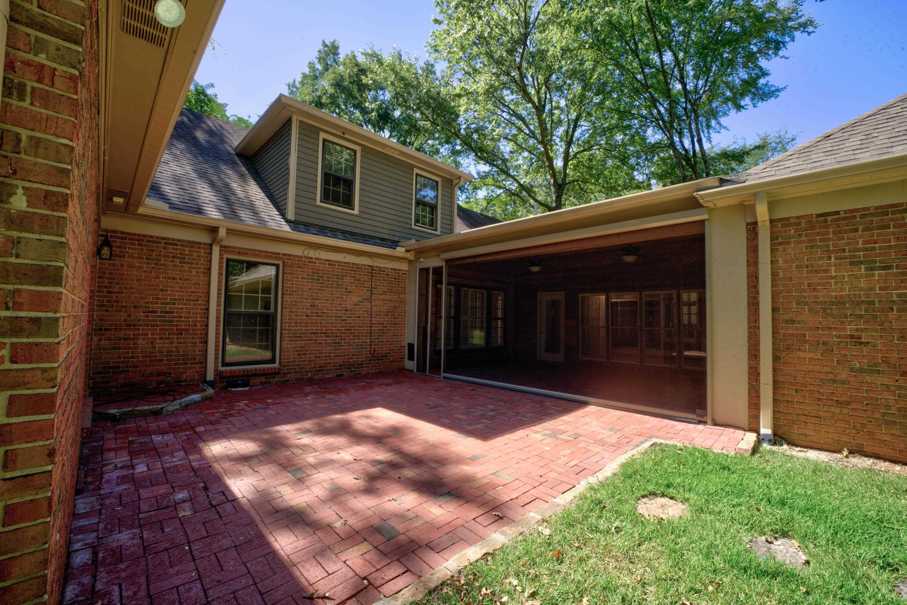 6346 BROOKS MANOR CV