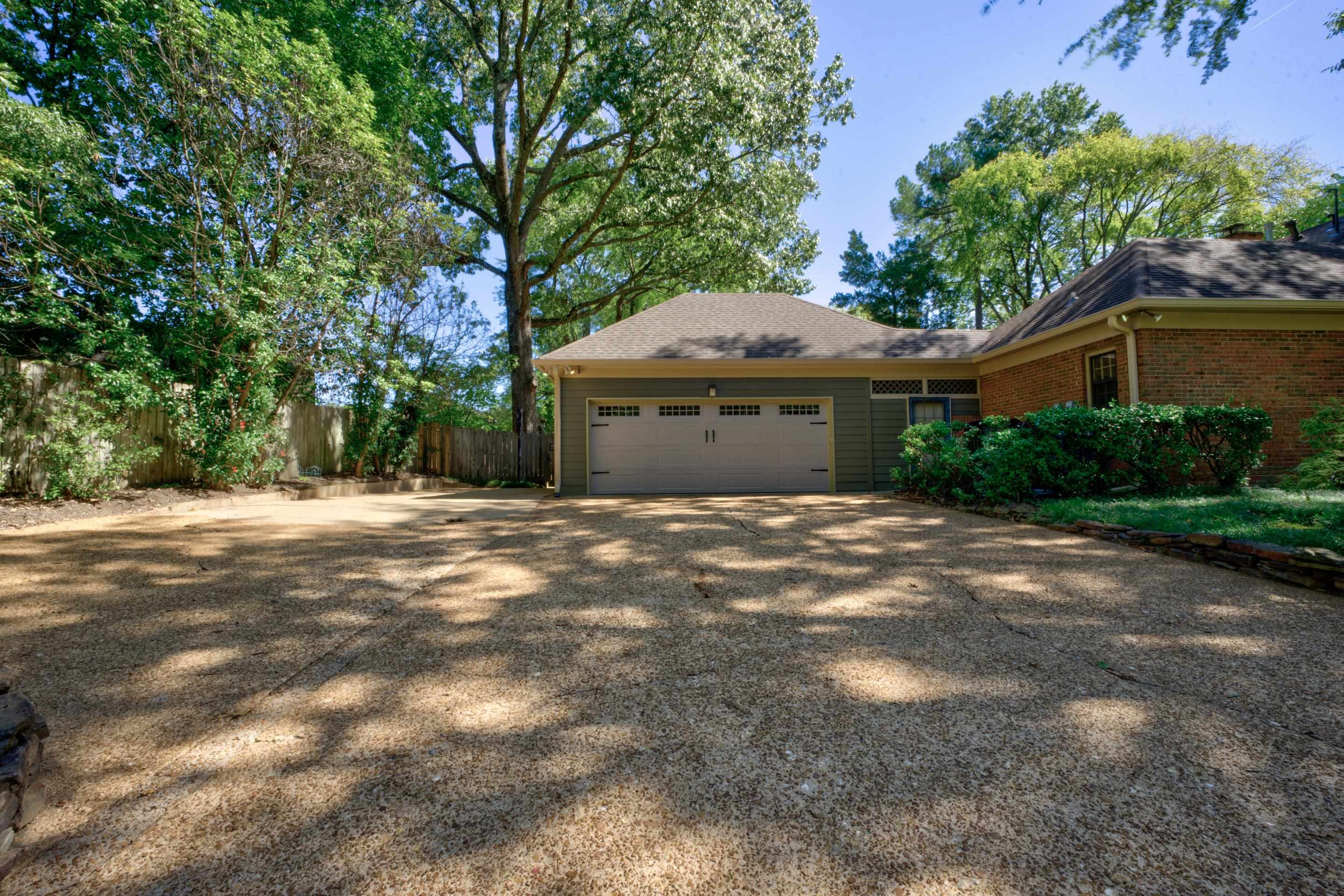 6346 BROOKS MANOR CV