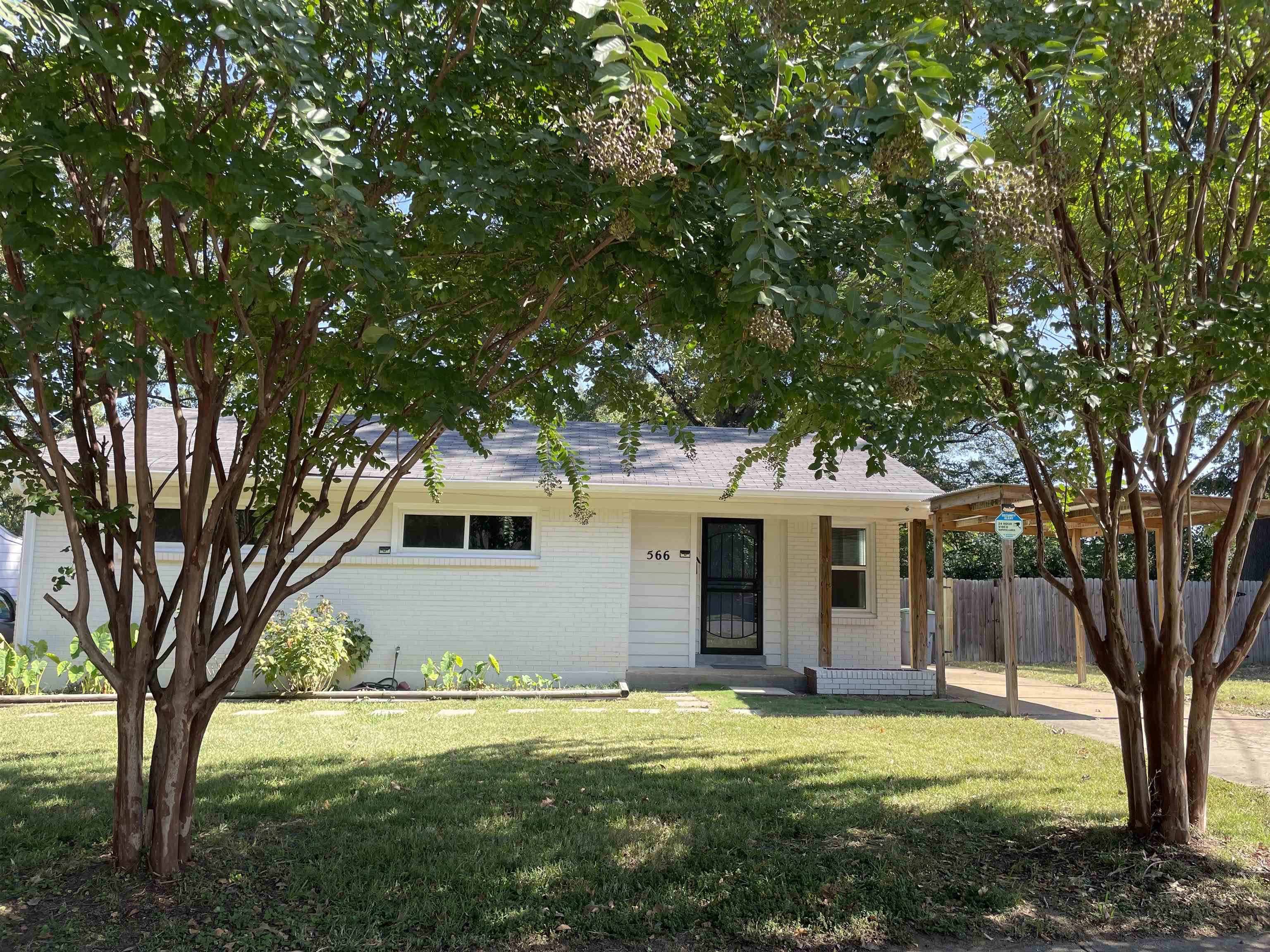 566 SABINE ST