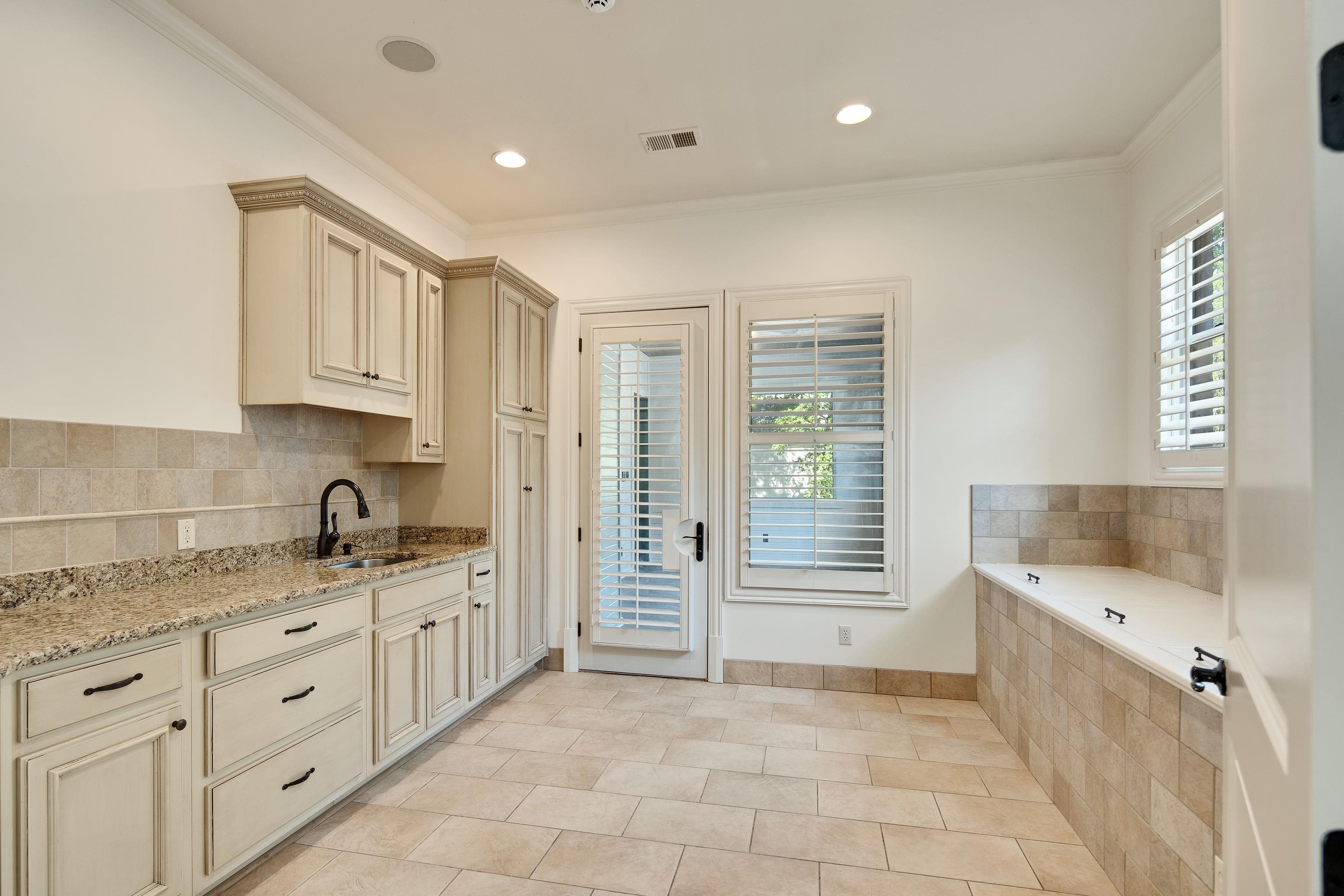 1450 W MASSEY RD