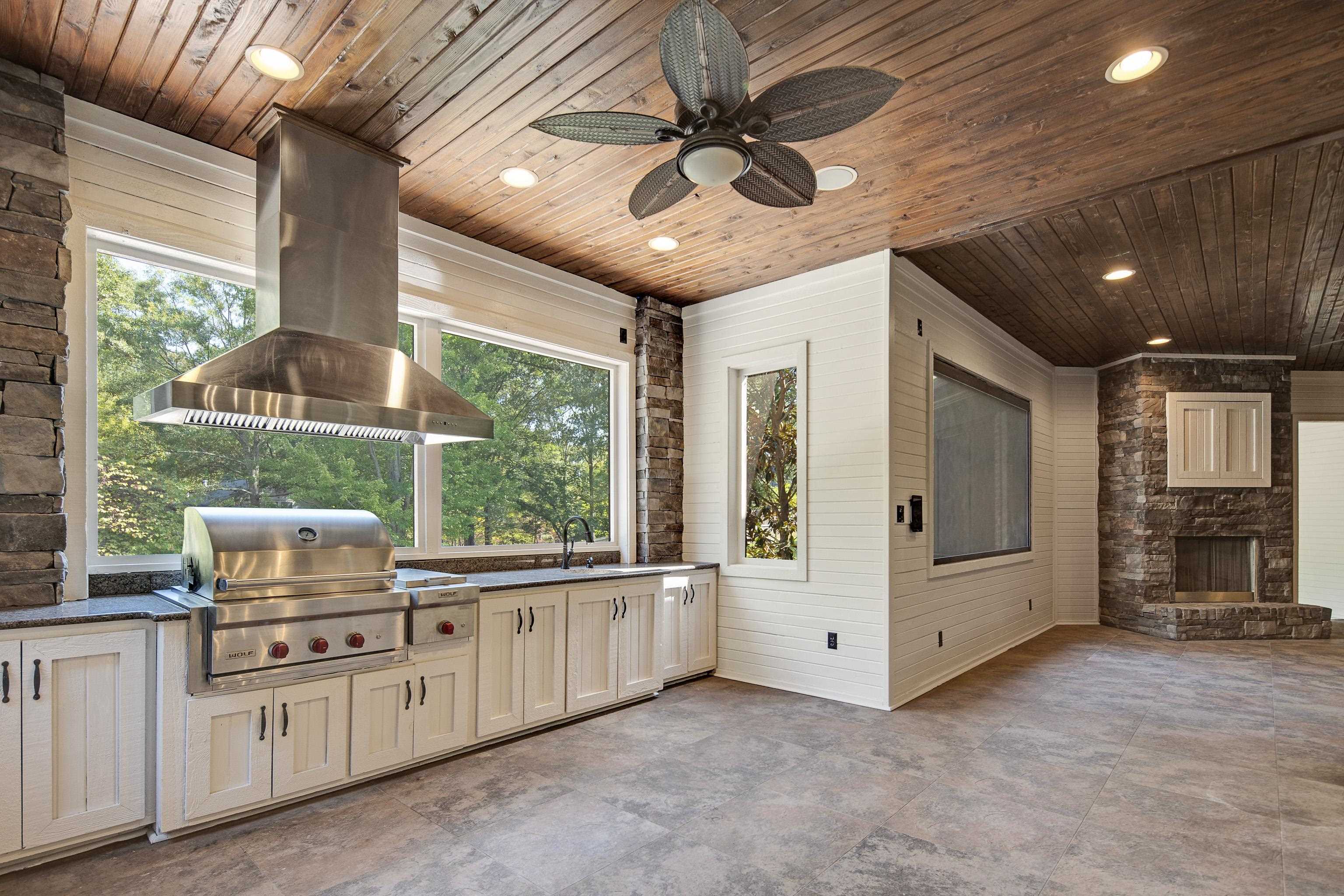 1450 W MASSEY RD