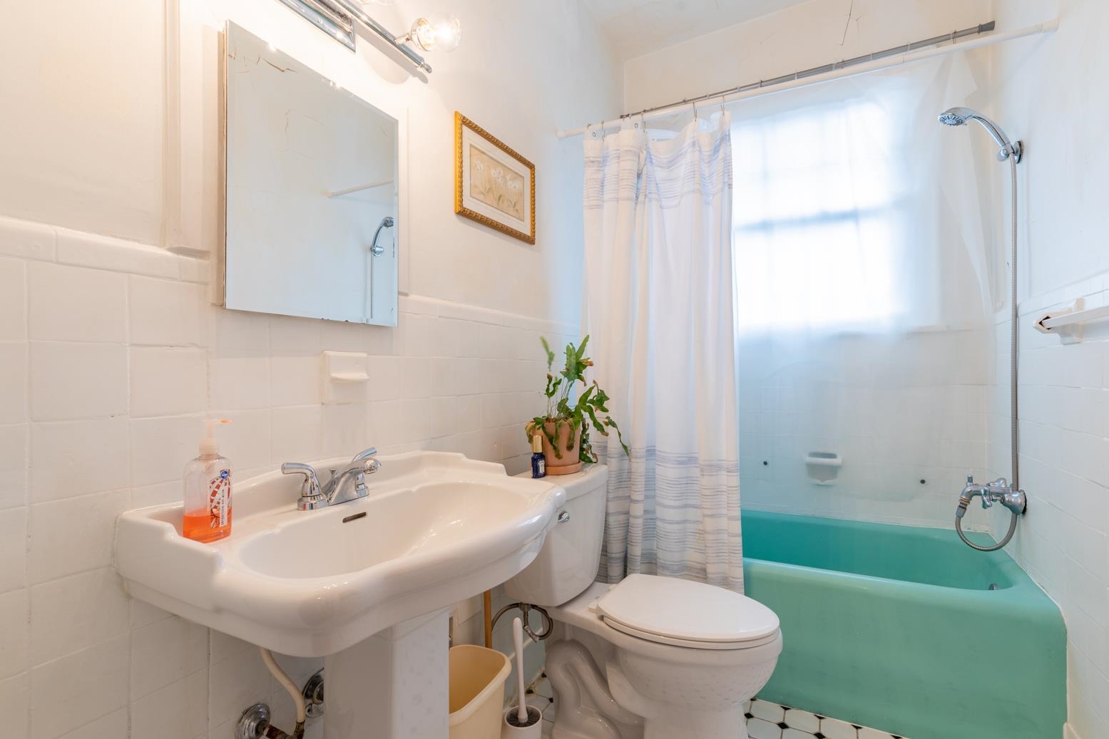 208 S MCLEAN BLVD Unit: 8