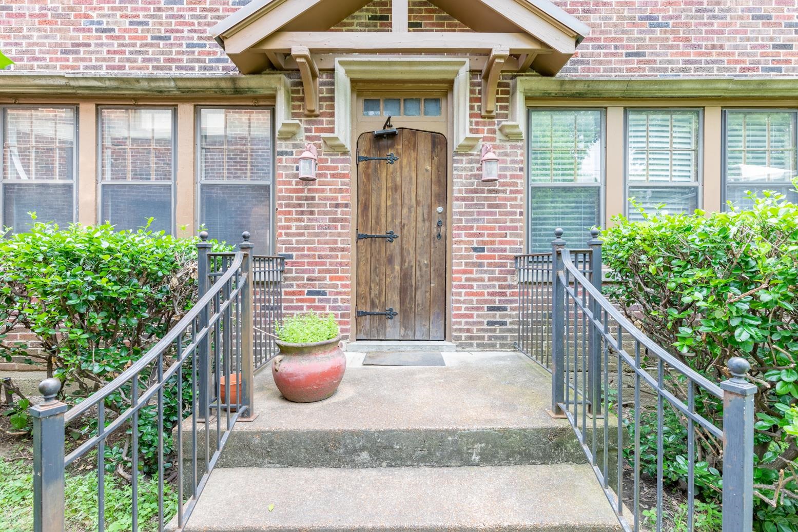 208 S MCLEAN BLVD Unit: 8