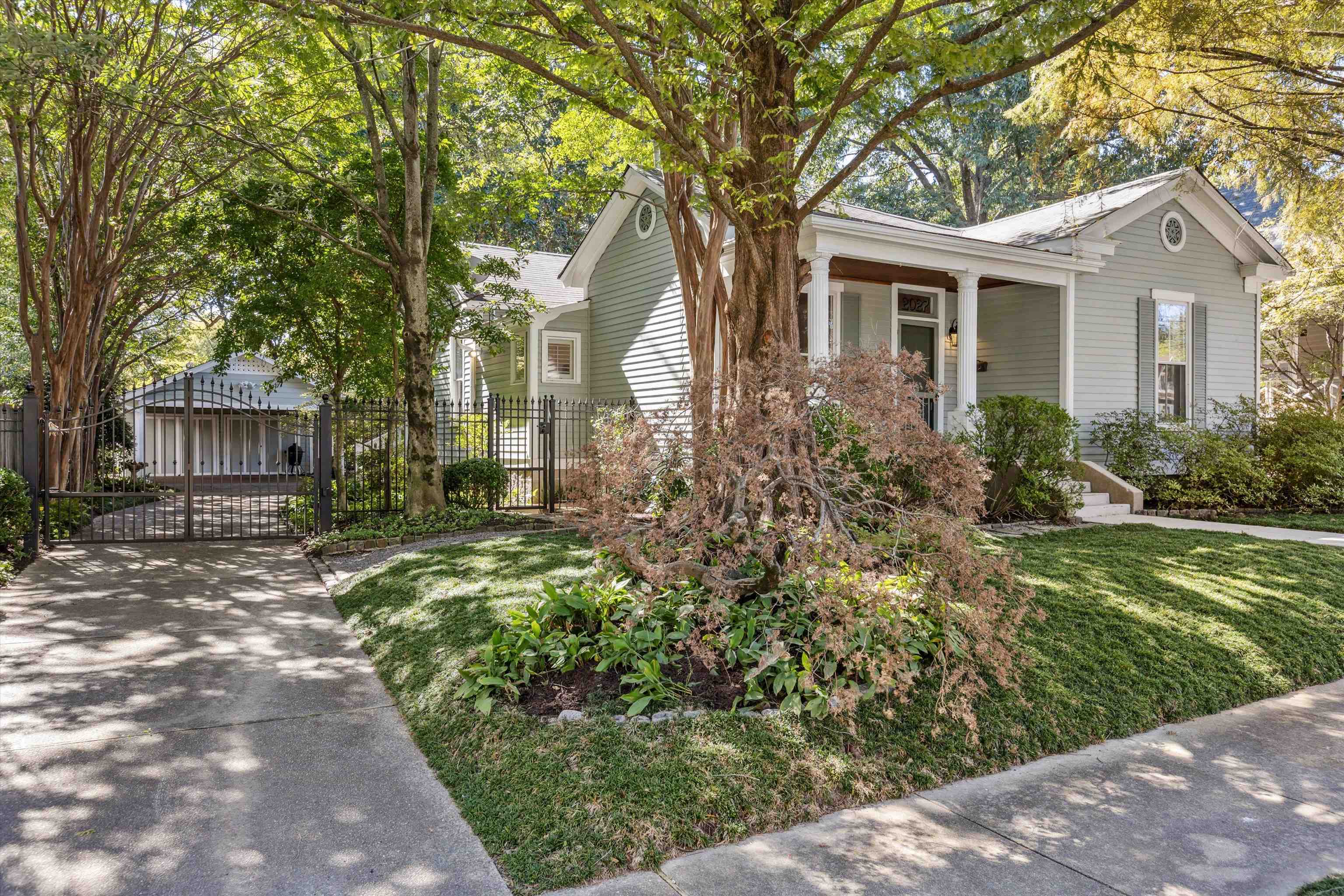 2027 LINDEN AVE