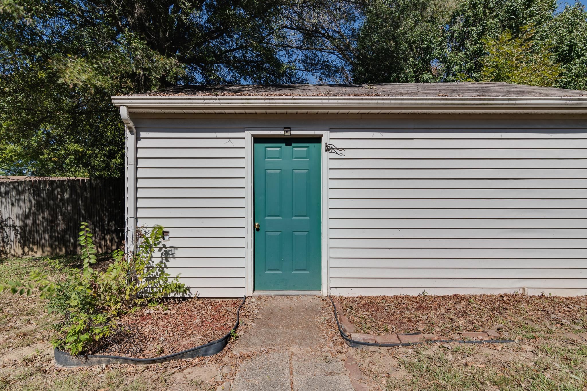 5672 LONGACRE DR