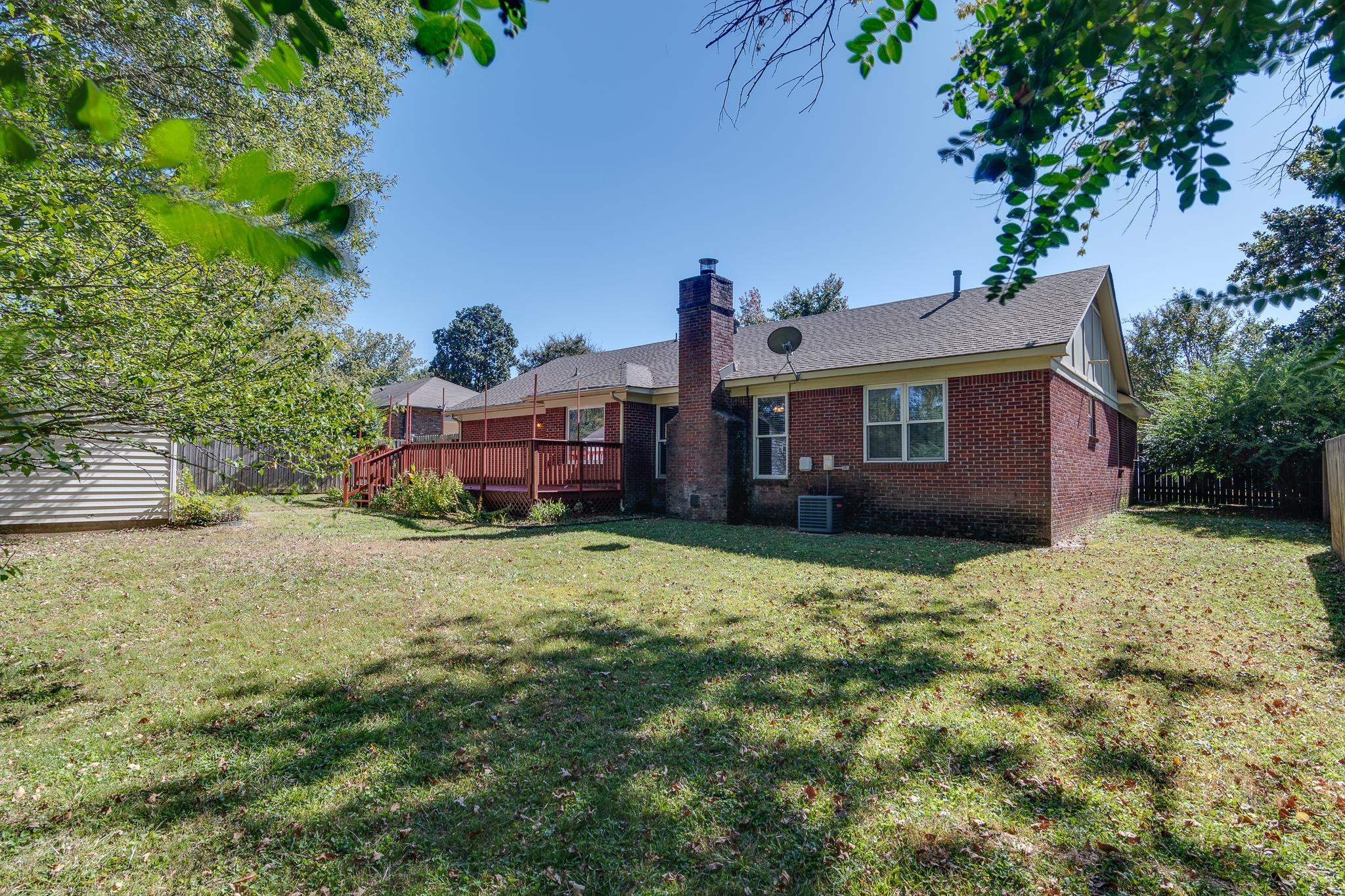 5672 LONGACRE DR