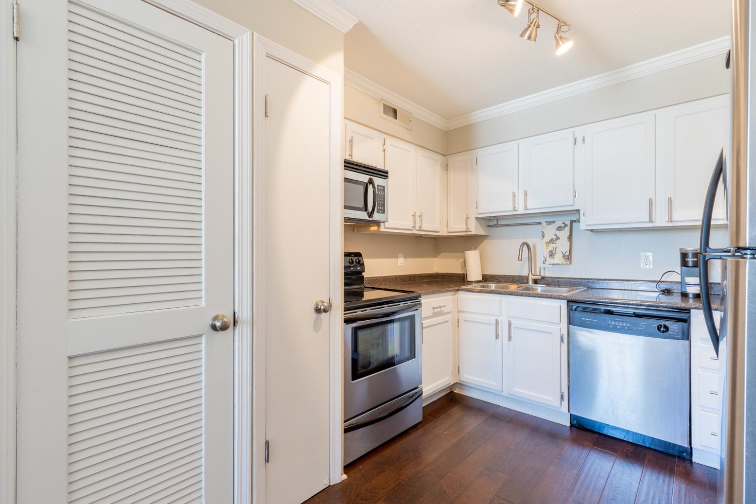 109 N MAIN ST Unit: 410