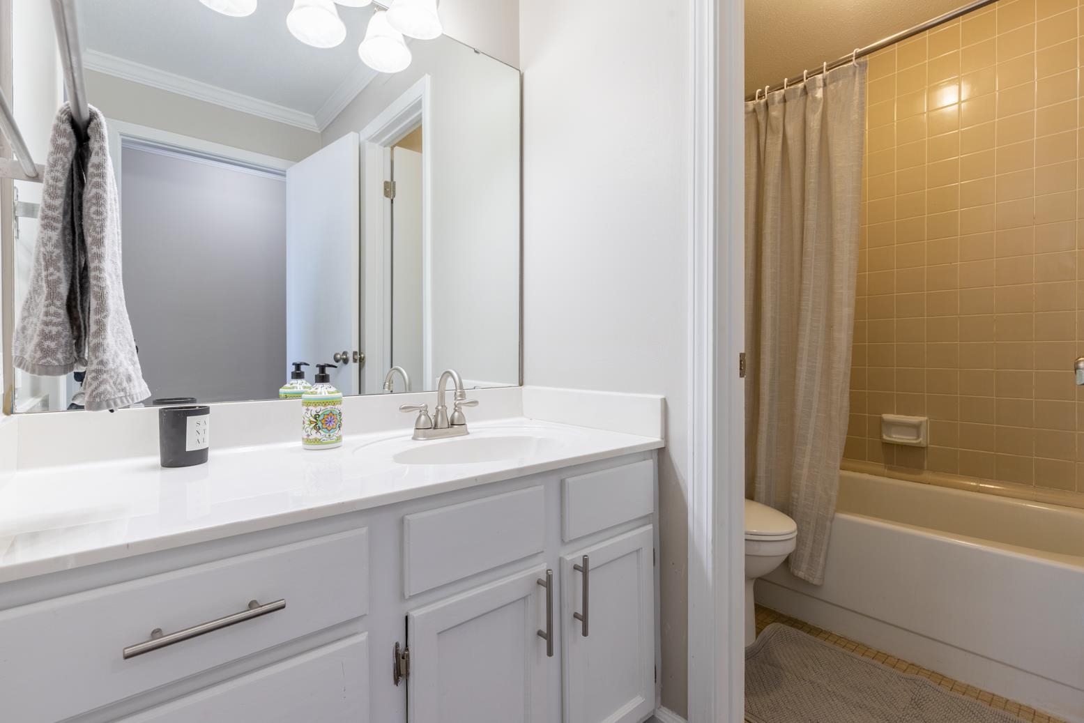 109 N MAIN ST Unit: 410