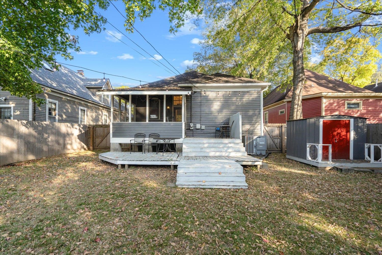 553 SUMMITT ST