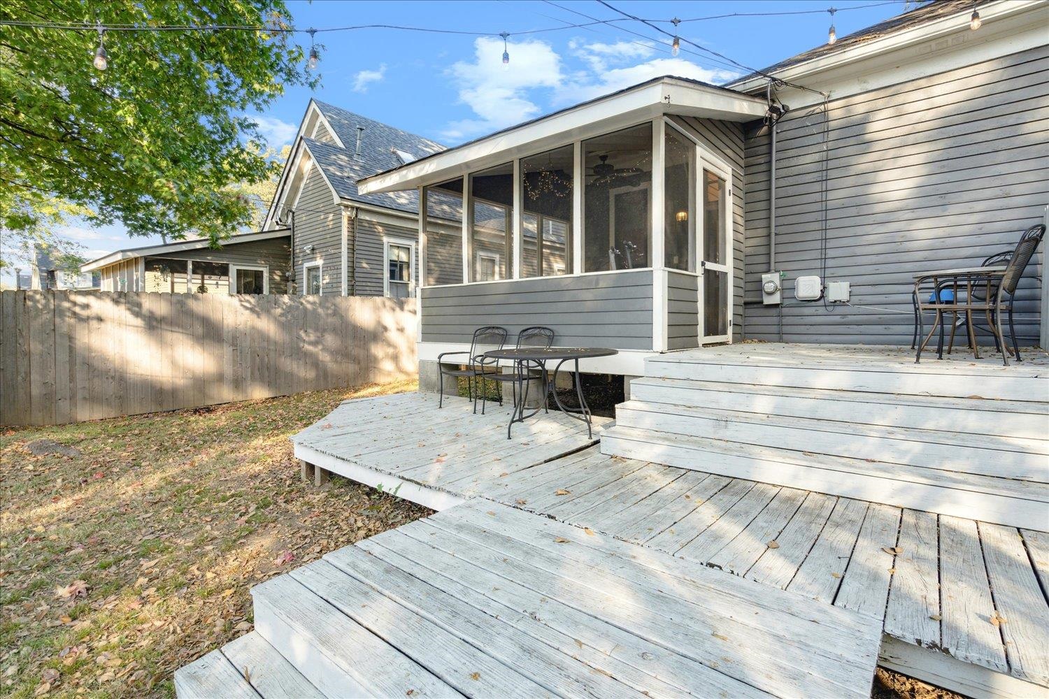 553 SUMMITT ST
