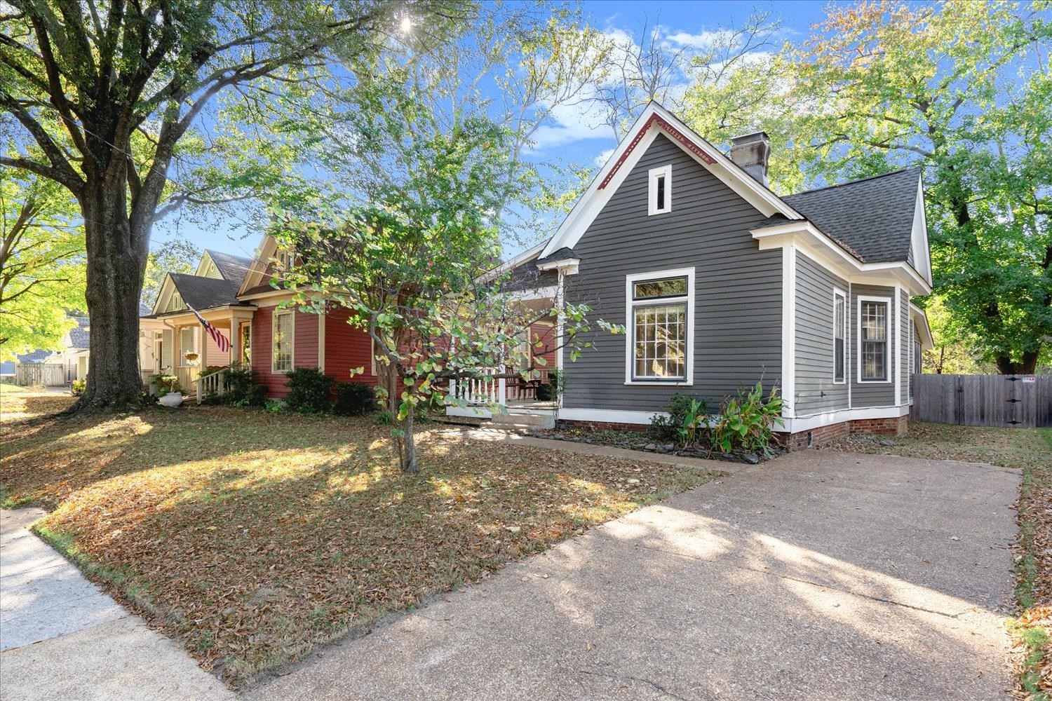 553 SUMMITT ST