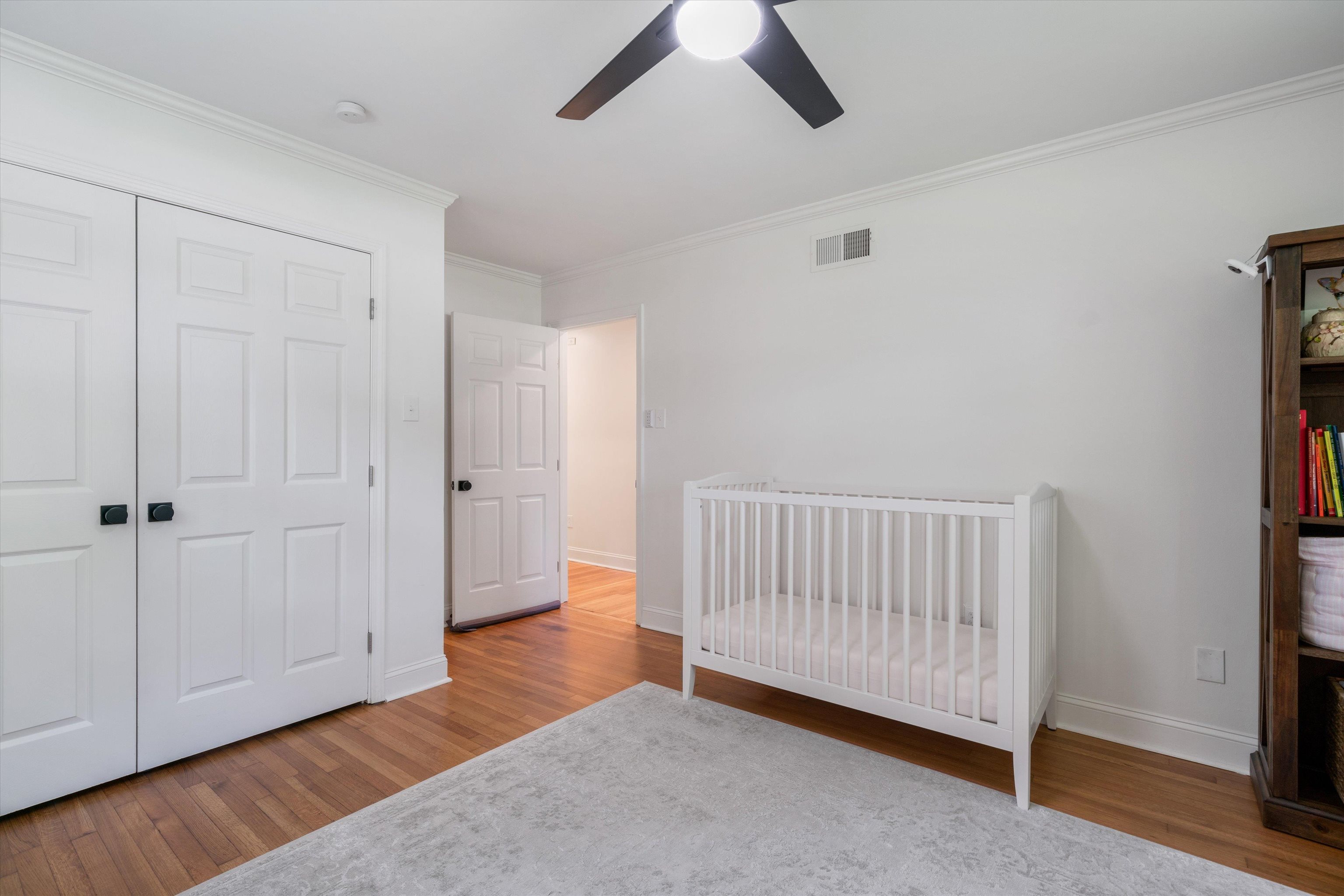 1426 E ROLLING OAKS DR