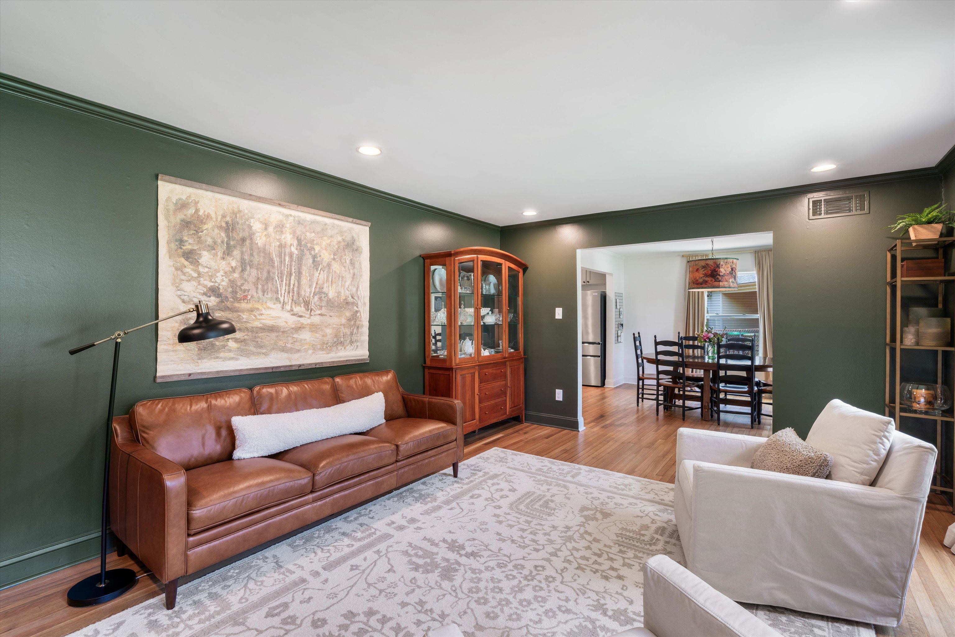 1426 E ROLLING OAKS DR