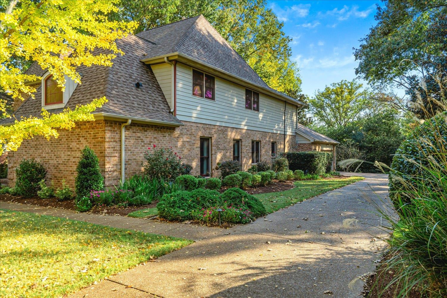 8377 WILLOW OAK RD