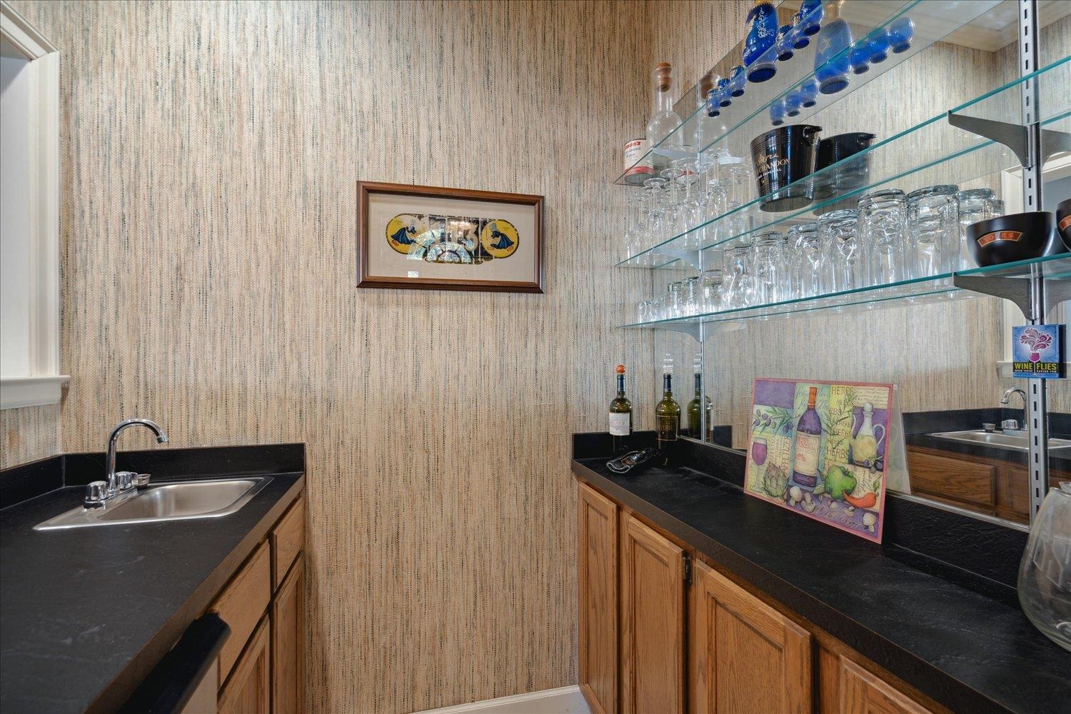 8377 WILLOW OAK RD