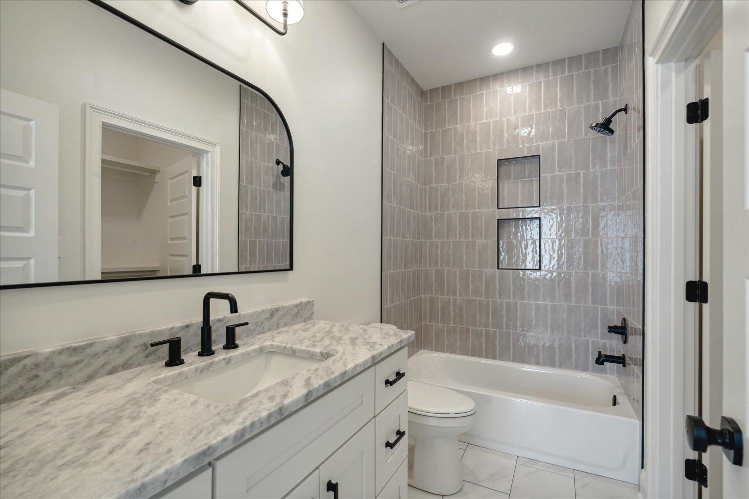 5012 HENRY HEIGHTS DR