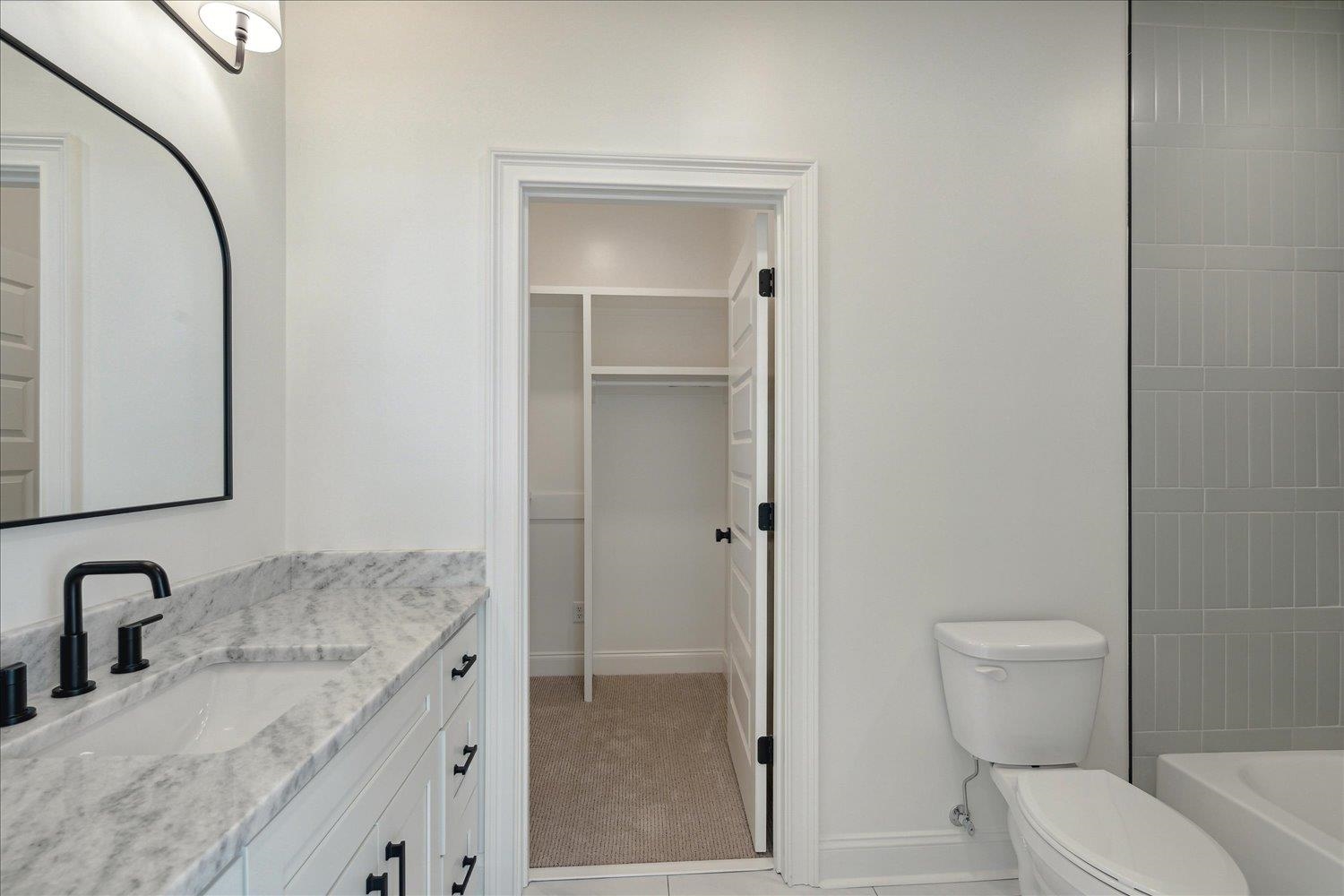 5012 HENRY HEIGHTS DR