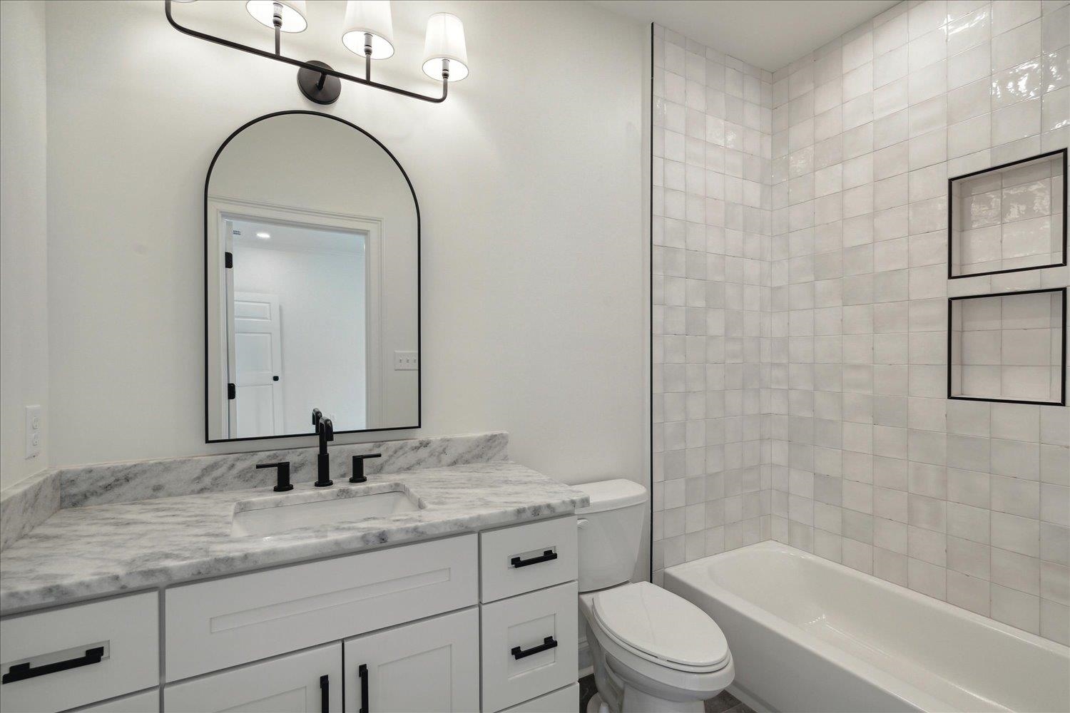 5012 HENRY HEIGHTS DR