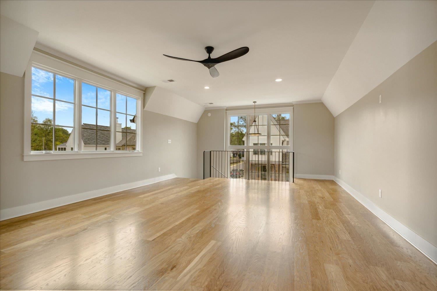 5020 HENRY HEIGHTS DR