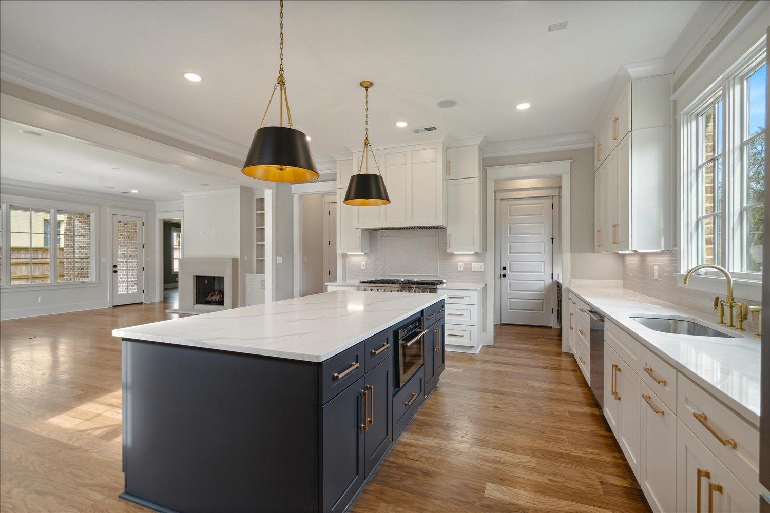 5020 HENRY HEIGHTS DR