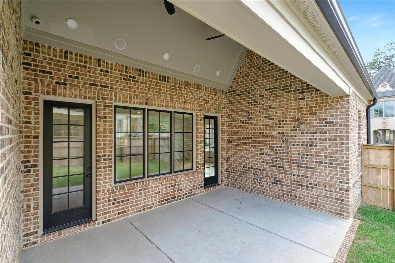 5020 HENRY HEIGHTS DR