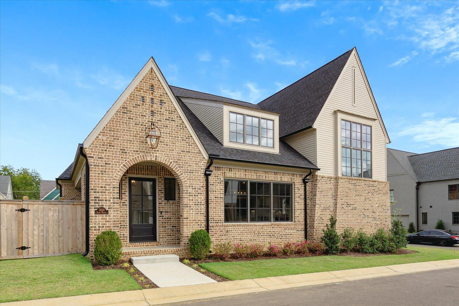 5020 HENRY HEIGHTS DR