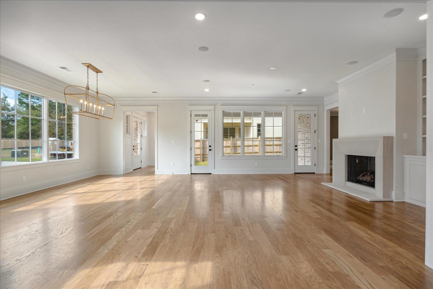 5020 HENRY HEIGHTS DR