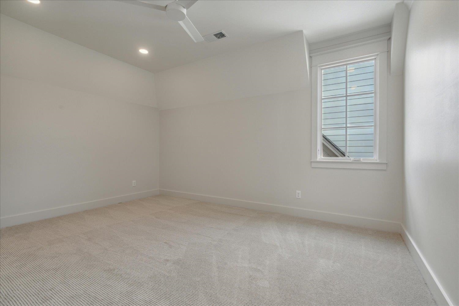 5020 HENRY HEIGHTS DR