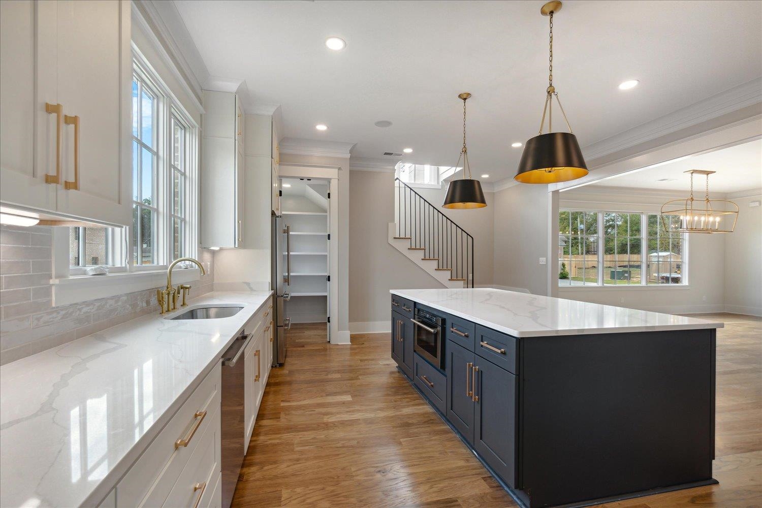 5020 HENRY HEIGHTS DR