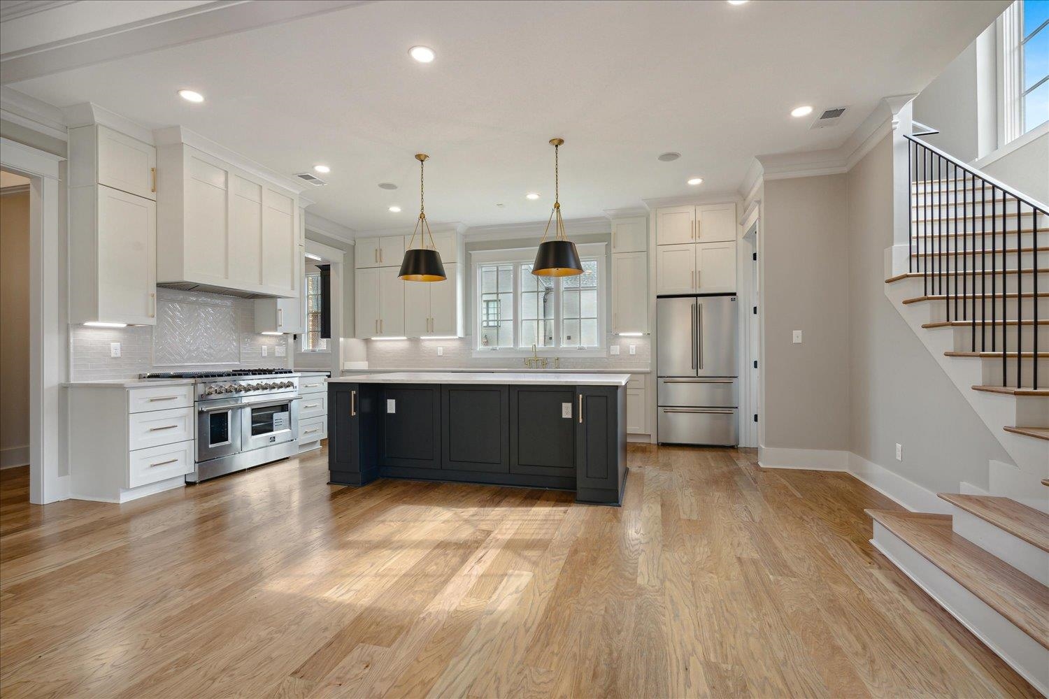 5020 HENRY HEIGHTS DR