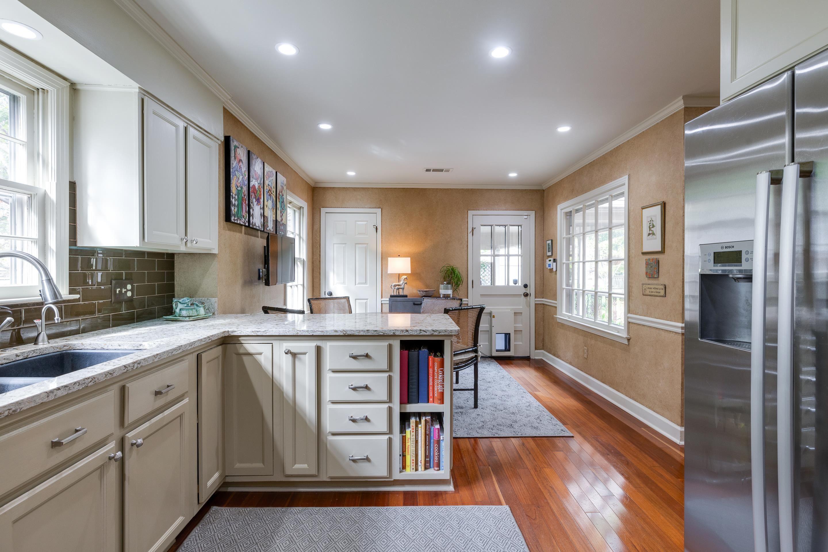 4256 AMBER LN