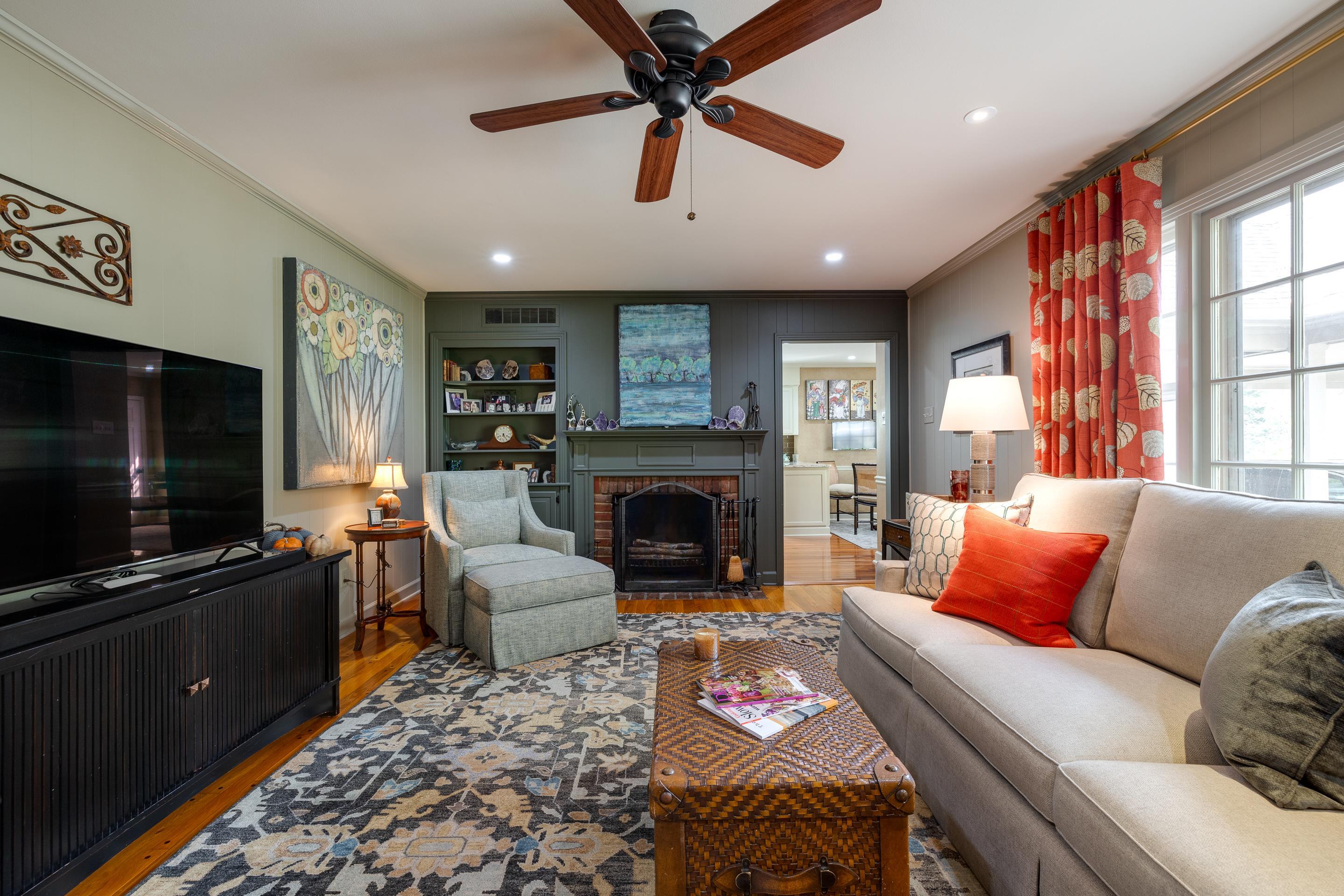 4256 AMBER LN