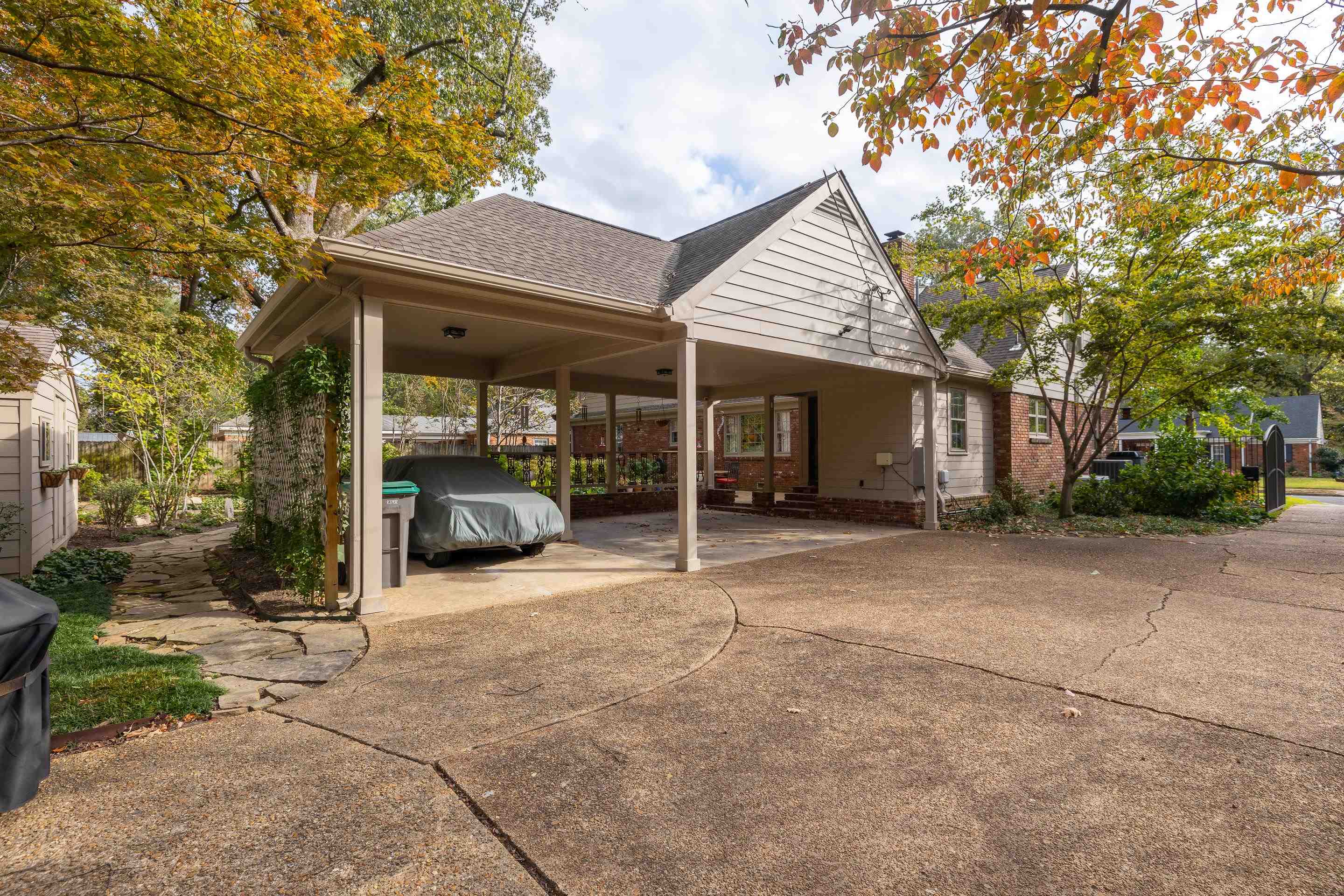4256 AMBER LN