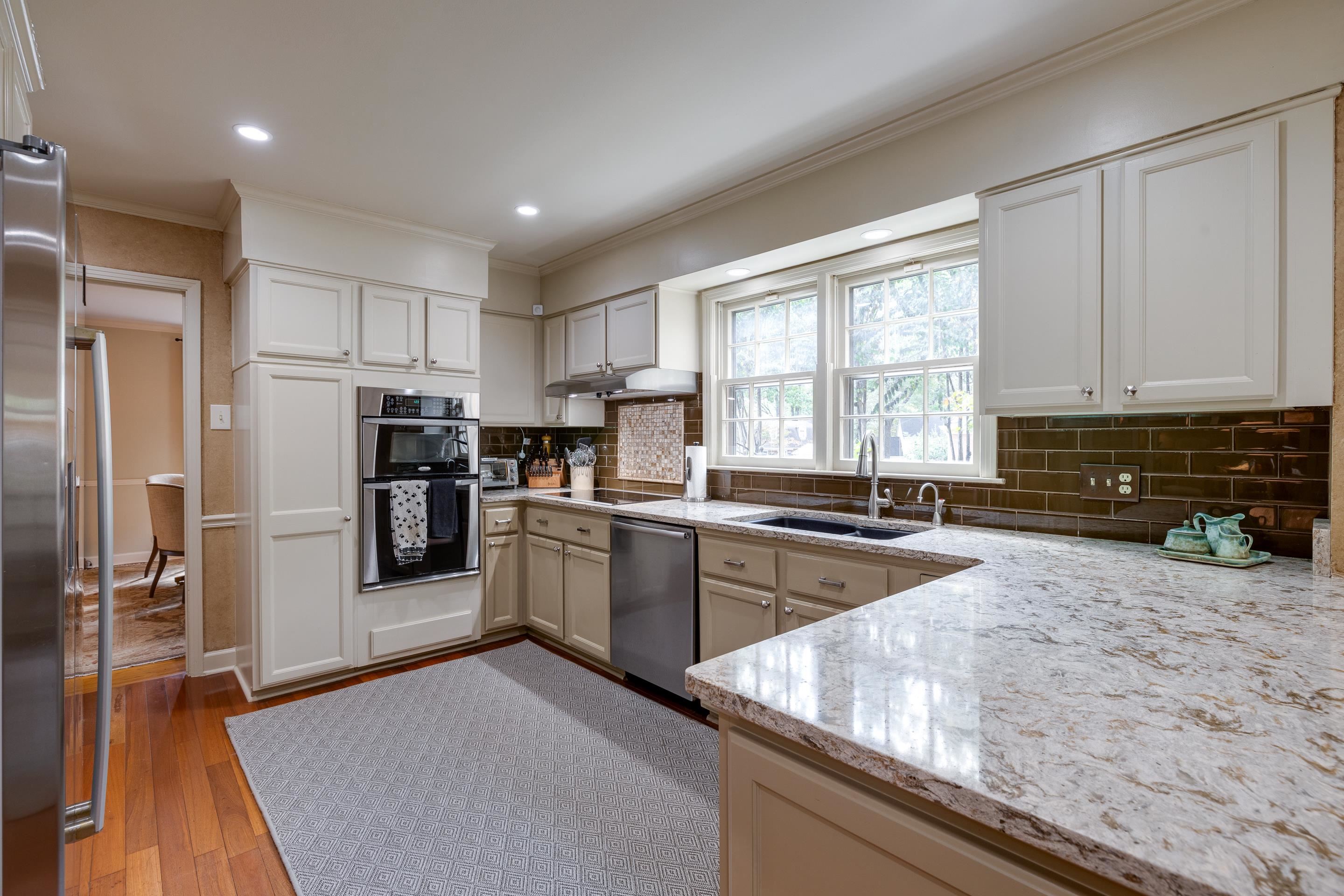 4256 AMBER LN