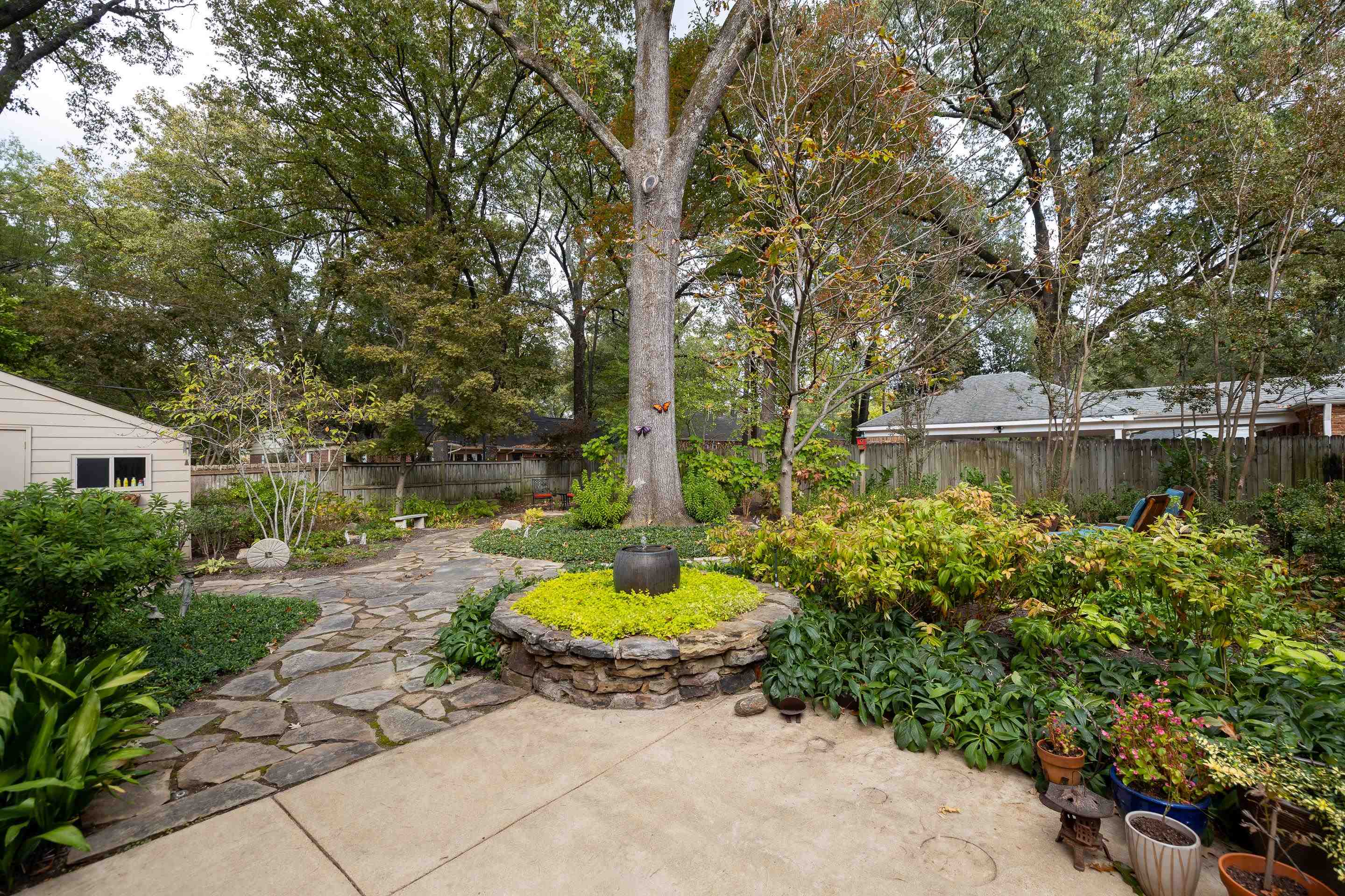 4256 AMBER LN