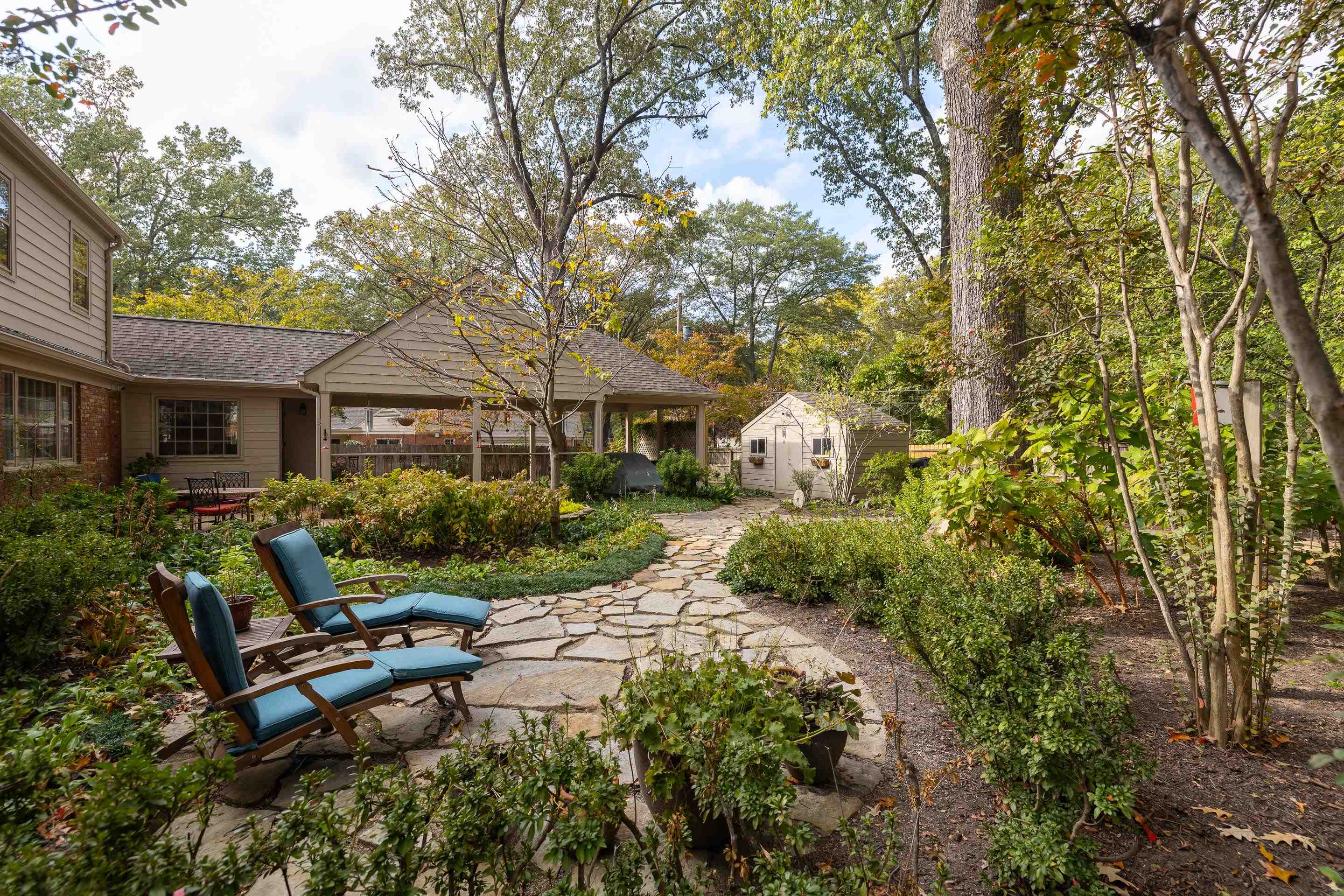 4256 AMBER LN